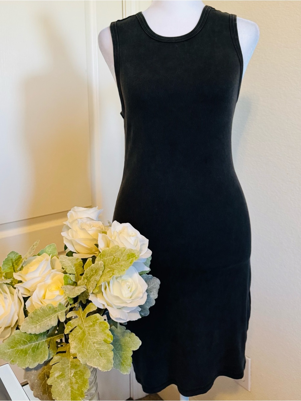 H&M Divided Classic Sleeveless Black Midi Dress
